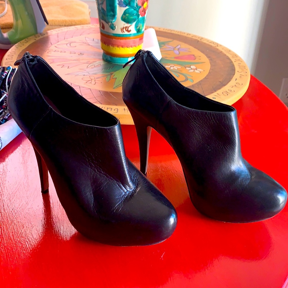 Soft Leather Round Toe Boot. Excellent Condition. - image 1